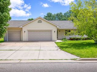 1083 Harold Dr, Menasha, WI 54952