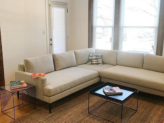 3rd image of 4656 N Winchester Ave APT 1
