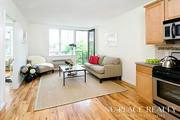 Rented by Nu Place Realty | media 26