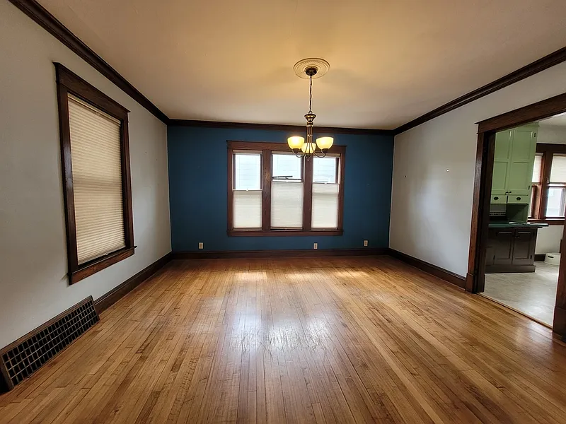 4 bed, 1.0 bath, 1766 sqft, $1,799 — Photo 3
