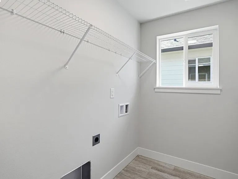 814 SE 34th Cir — Photo 32