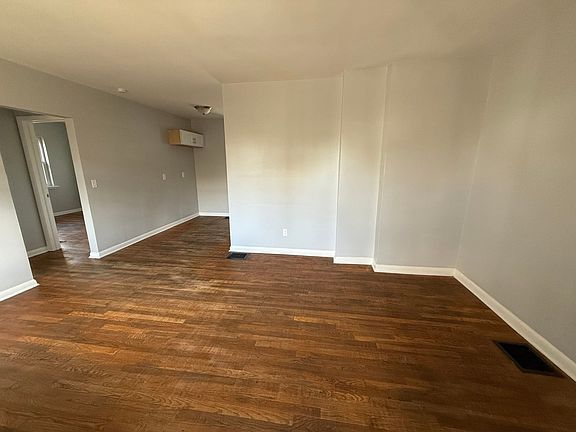 4th image of 1826 W Mound St #2