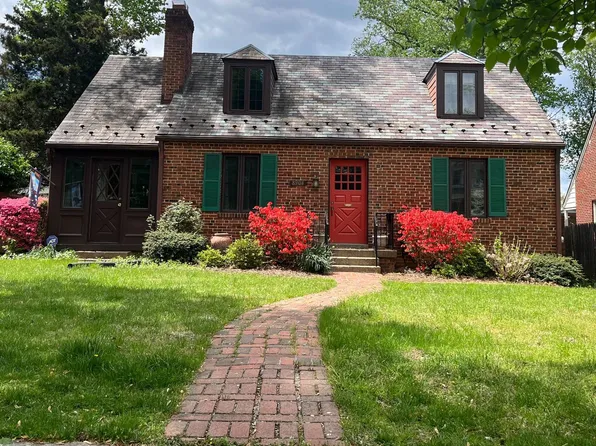 8904 Grant St, Bethesda, MD 20817