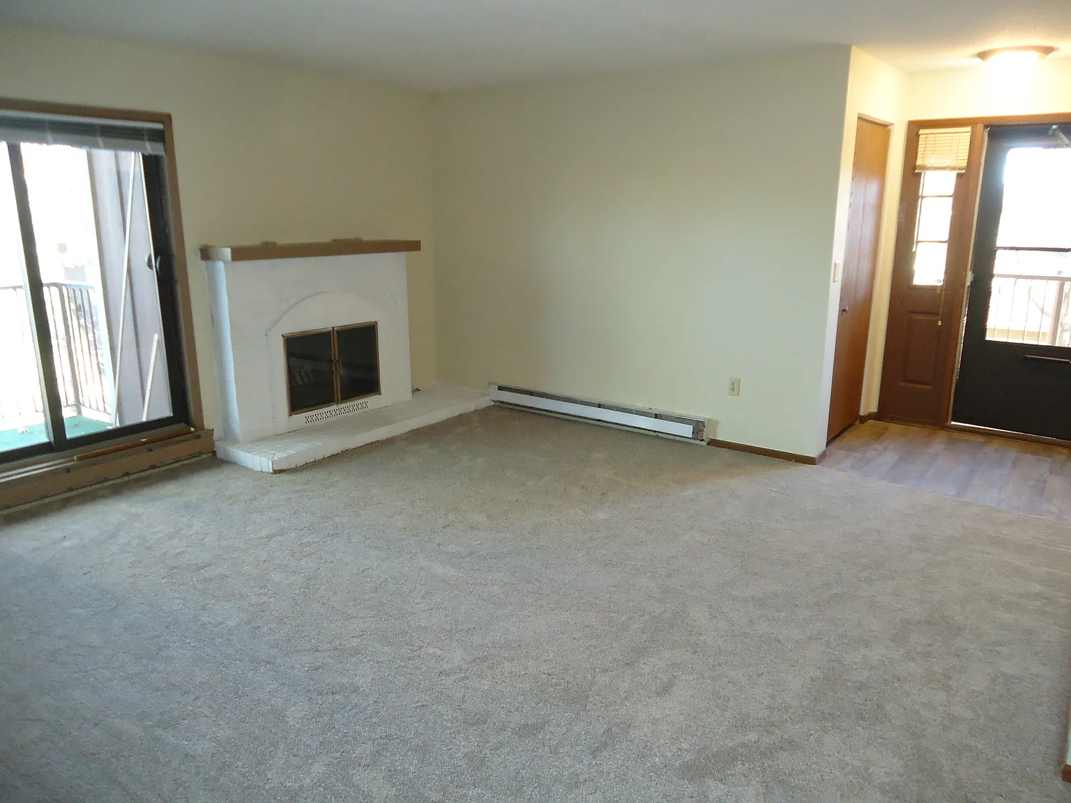 3 bed, 1262 sqft, $2,050 — Photo 4