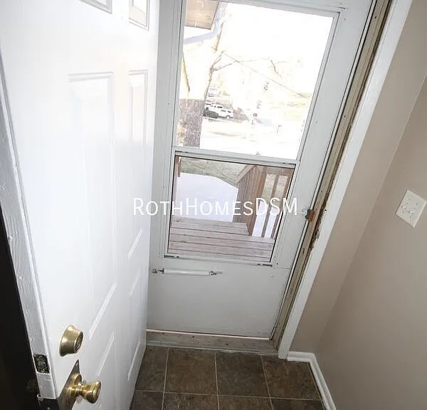 501 E Porter Ave — Photo 14