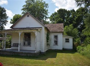 342 N 7th St, Clinton, IN 47842