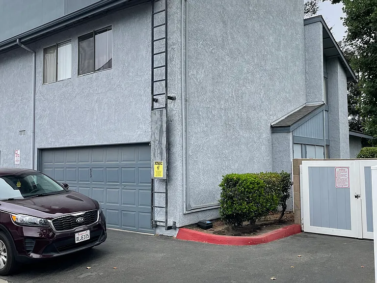 900 W Sierra Madre Ave #33 — Photo 5