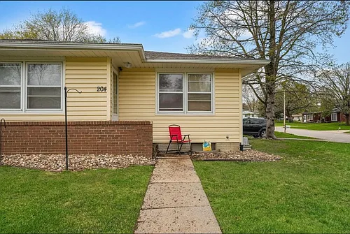 204 Westbourne Rd Photo 1