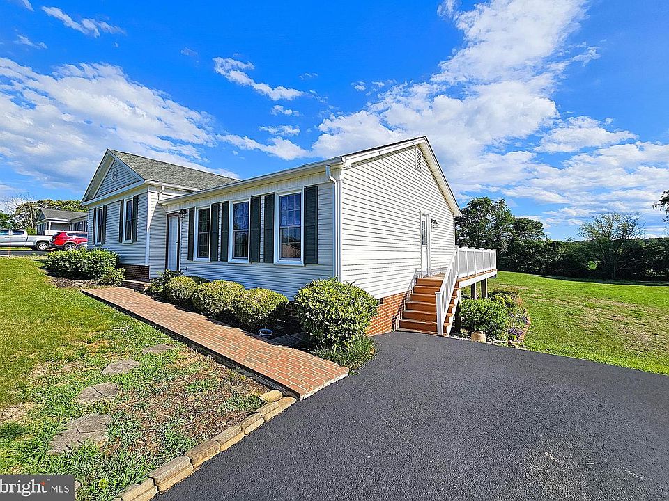2nd image of 262 Gibbs Rd