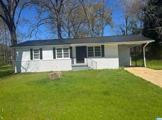 824 Magnolia Dr, Sylacauga, AL 35150