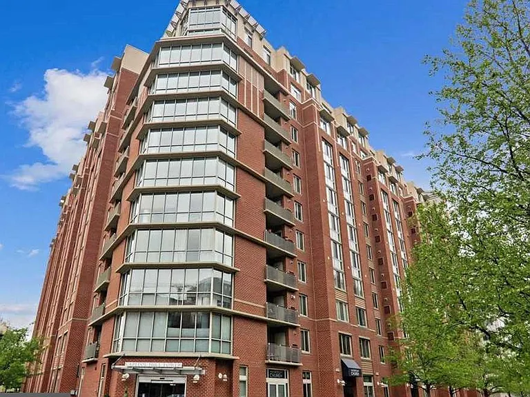 1000 New Jersey Ave SE #427 — Photo 2