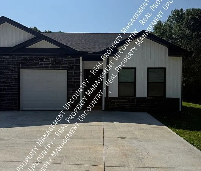 795 Lyman Rd — Photo 1