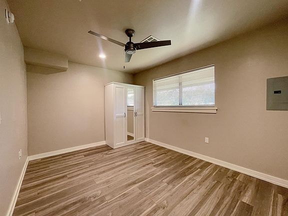 5th image of 2000 N Blackwelder Ave #10760438