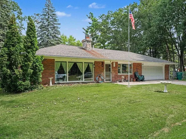 403 Apple Blossom Ave, Prudenville, MI 48651