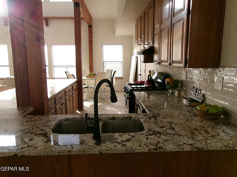 294 Vaquero Ln #B — Photo 8