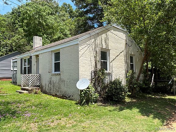 3rd image of 121 Bradley Dr