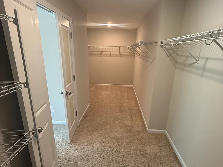 3931 Lake Breeze Dr — Photo 18
