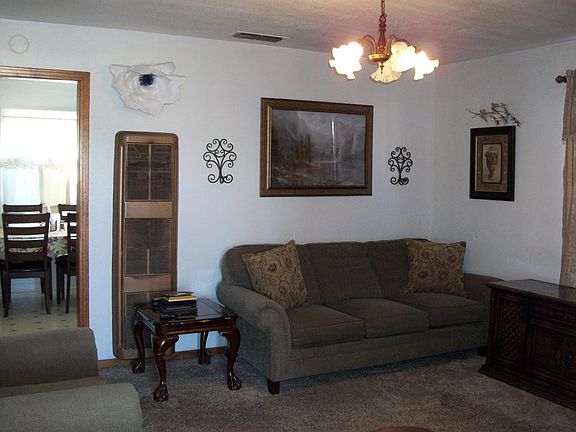 2nd image of 1104 Rose Ave