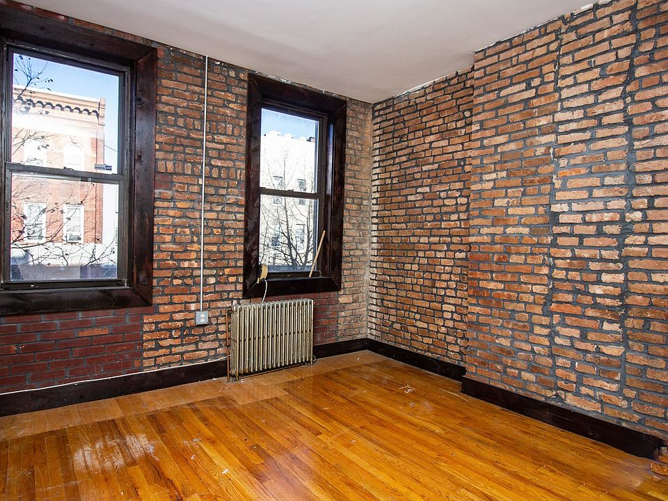 1st image of 184 Irving Ave APT 2L