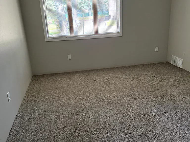 28 Oakhurst Dr #4 — Photo 10
