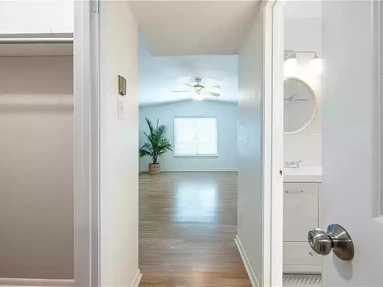 409 Wilmes Dr — Photo 8