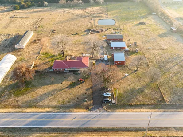 3059 E 5th St, Valley Center, KS 67147