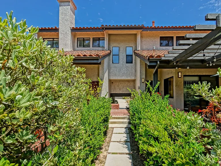 23 Coronado Ct — Photo 2