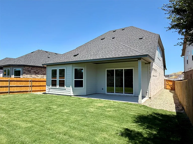 901 Corvallis Dr — Photo 3