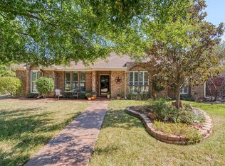 2932 Roaring Springs Rd, Grapevine, TX 76051