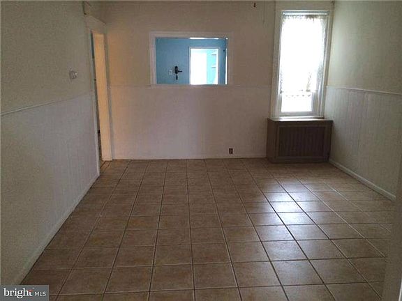 4th image of 4407 Longshore Ave
