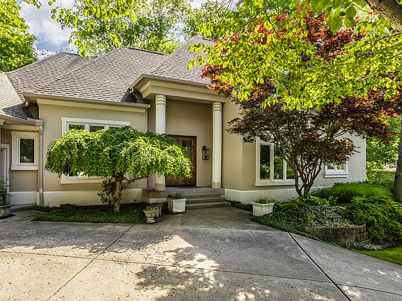 2nd image of 4702 Ashwood Ct