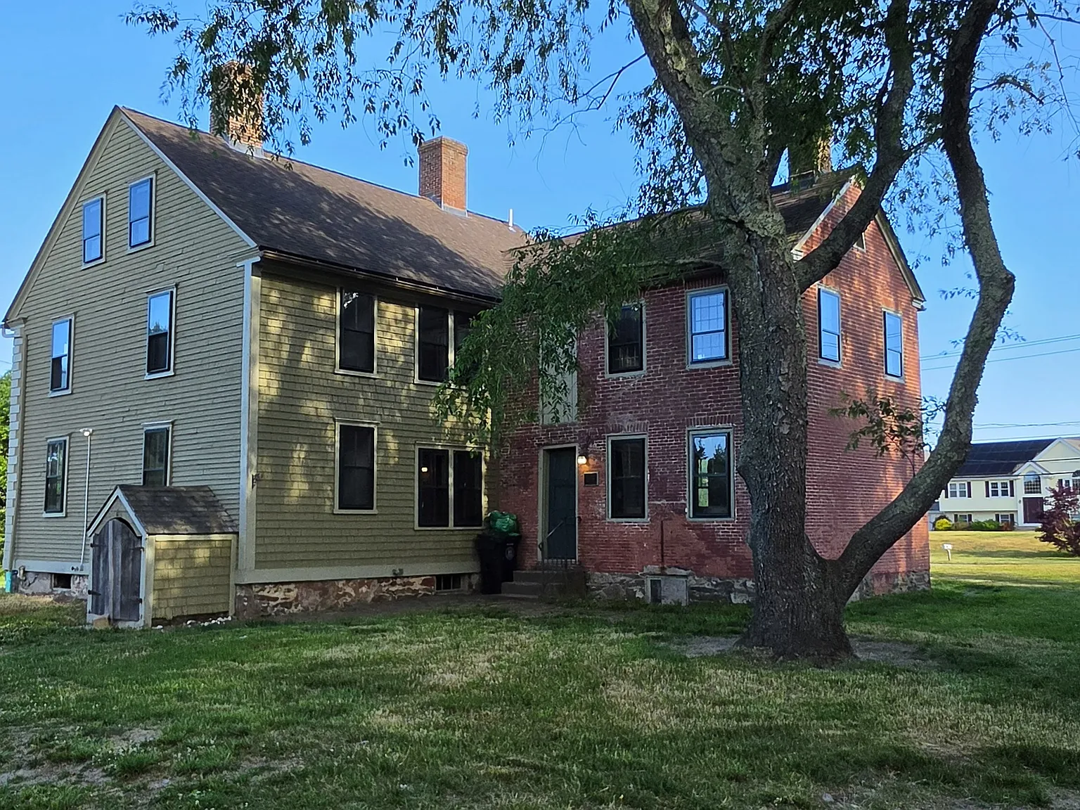 5 bed, 2544 sqft, $3,750 — Photo 2