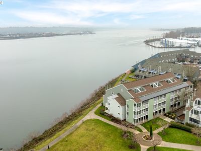 145 N Hayden Bay Dr, Portland, OR, 97217