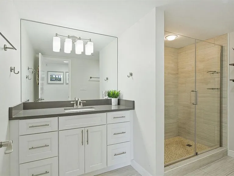 223 Island Way #2D — Photo 22