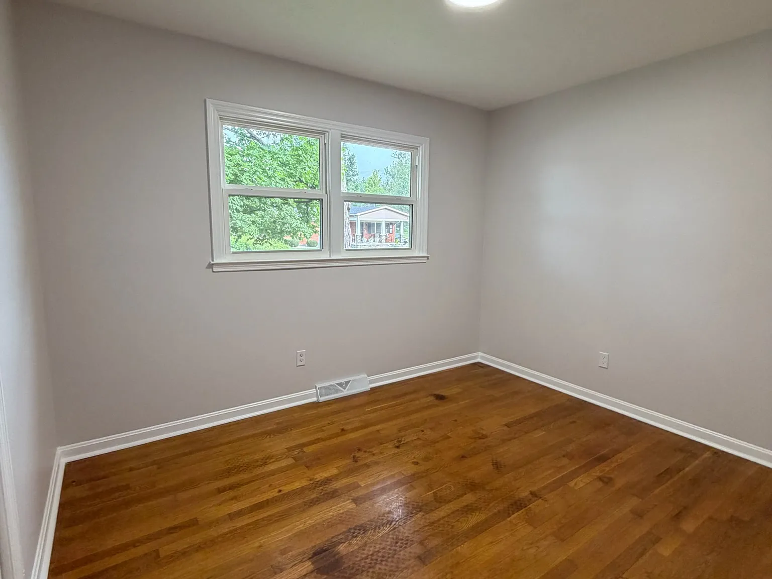 4 bed, 2376 sqft, $2,395 — Photo 4