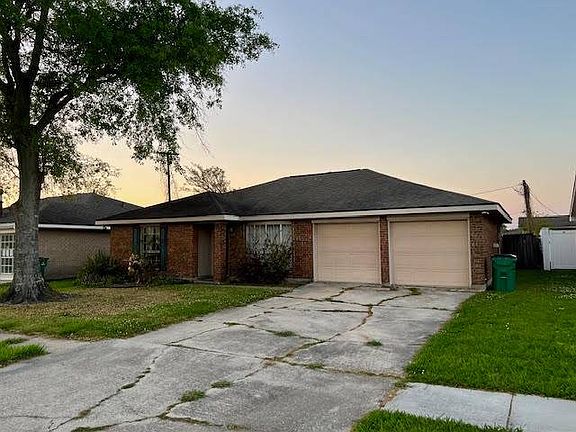 3rd image of 3215 Vine Dr #2