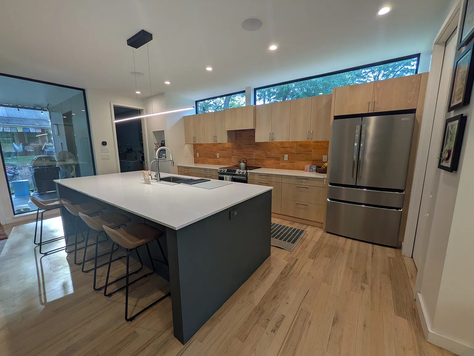 4 bed, 3.5 bath, 2886 sqft, $3,500 — Photo 2