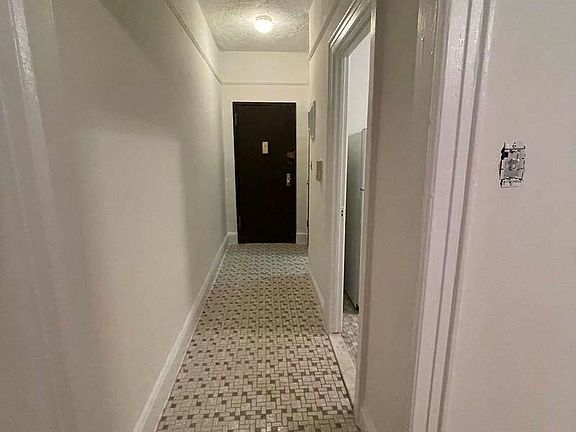 5th image of 27-22 23rd St #2B