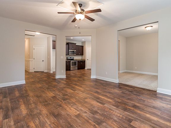 5th image of 218 Eastwoods Section #5