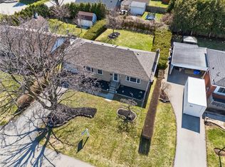 1055 Shepherds Dr, Burlington, ON L7T 3R4