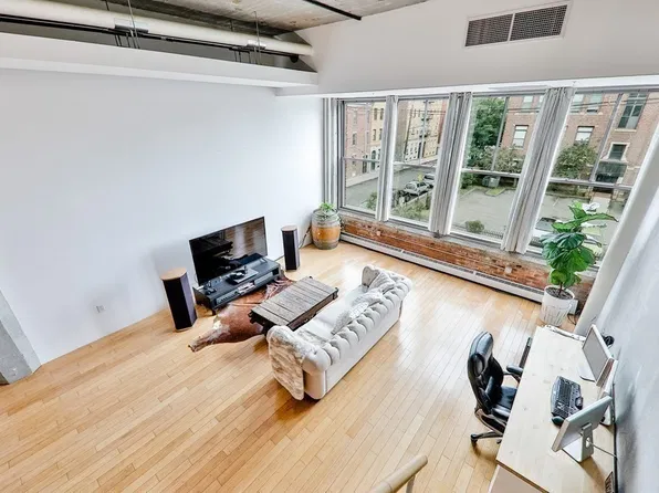 156 Porter St #224F, Boston, MA 02128