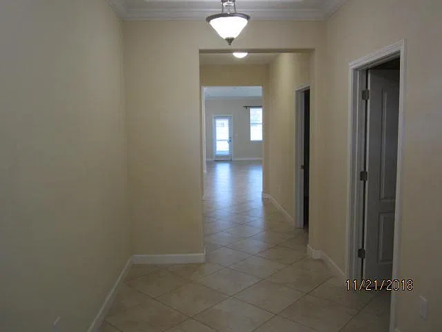4 bed, 2139 sqft, $2,650 — Photo 3