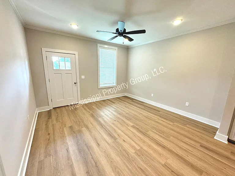 Savannah Flats — Photo 8