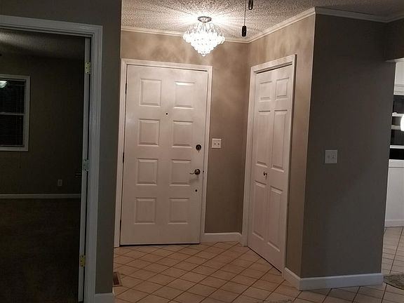 4th image of 575 Betsy Ross Ln