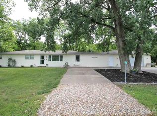 241 E Ten Mile Creek Rd, East Peoria, IL 61611