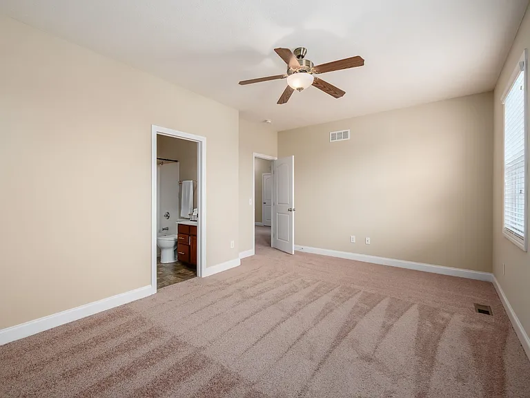 1104 Balmoral Dr #1 — Photo 46