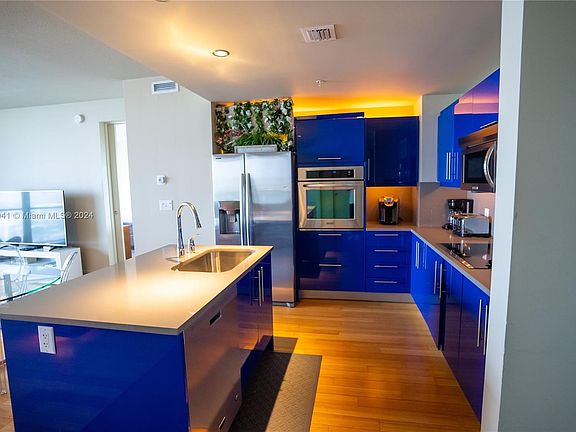 5th image of 3101 Bayshore Dr #2204