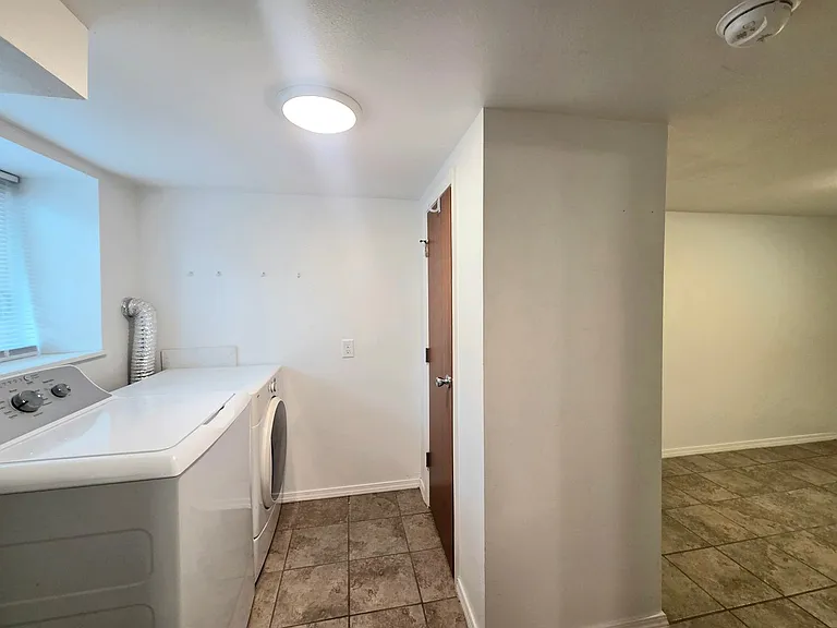 1121 Monitor Ave — Photo 12