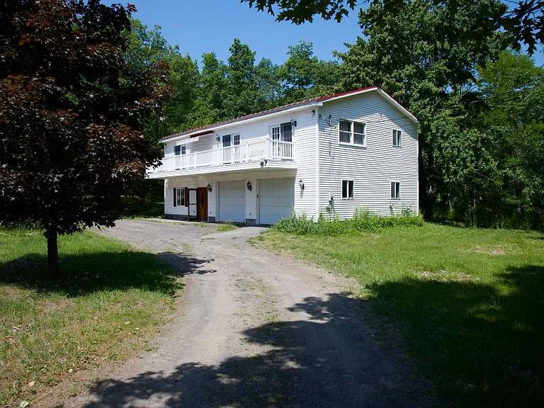 124 Hill Rd — Photo 3