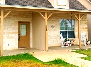 200 Sandstone Dr APT B, Jarrell, TX 76537